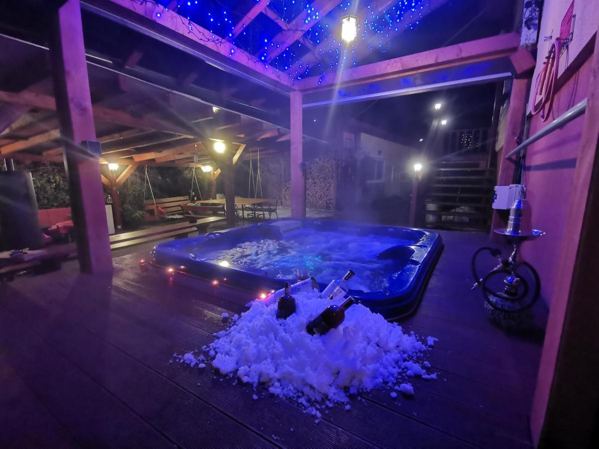 クレムニツァPrivat Adrianaアパートメント エクステリア 写真